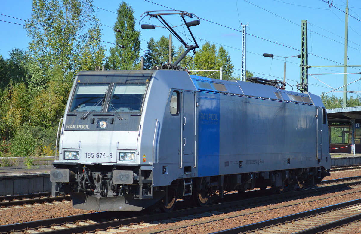 LEG mit ihrer Railpool Lok 185 674-9 am 06.09.16 Durchfahrt Bf. Flughafen Berlin-Schönefeld.