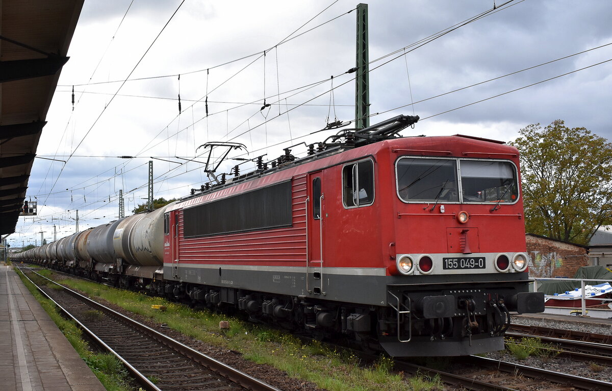 Leipziger Dampf KulTour GbR, Leipzig mit ihrer  155 049-0  (NVR:  91 80 6155 049-0 D-LDK ) und einem Kesselwagenzug am 11.09.25 Höhe Bahnhof Magdeburg-Neustadt.