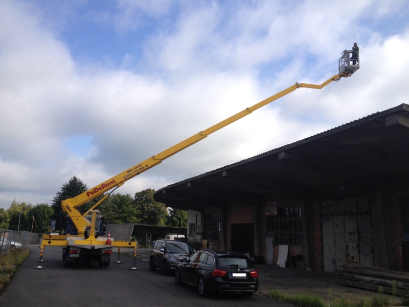 LKW Arbeitsbühne Wumag WT300 mit einer seitlichen Reichweite von bis zu 19,50m!