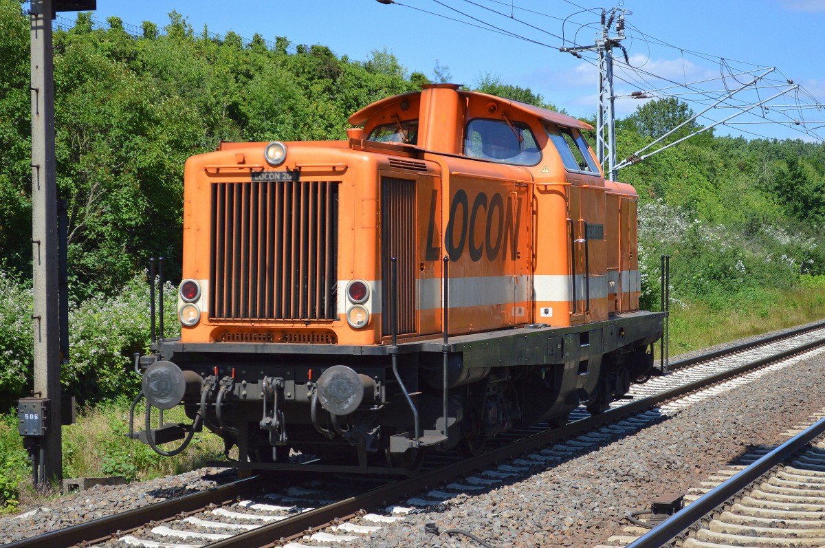 LOCON 206 (2120 095-4) am 15.06.15 Durchfahrt Bhf. Berlin-Hohenschönhausen.