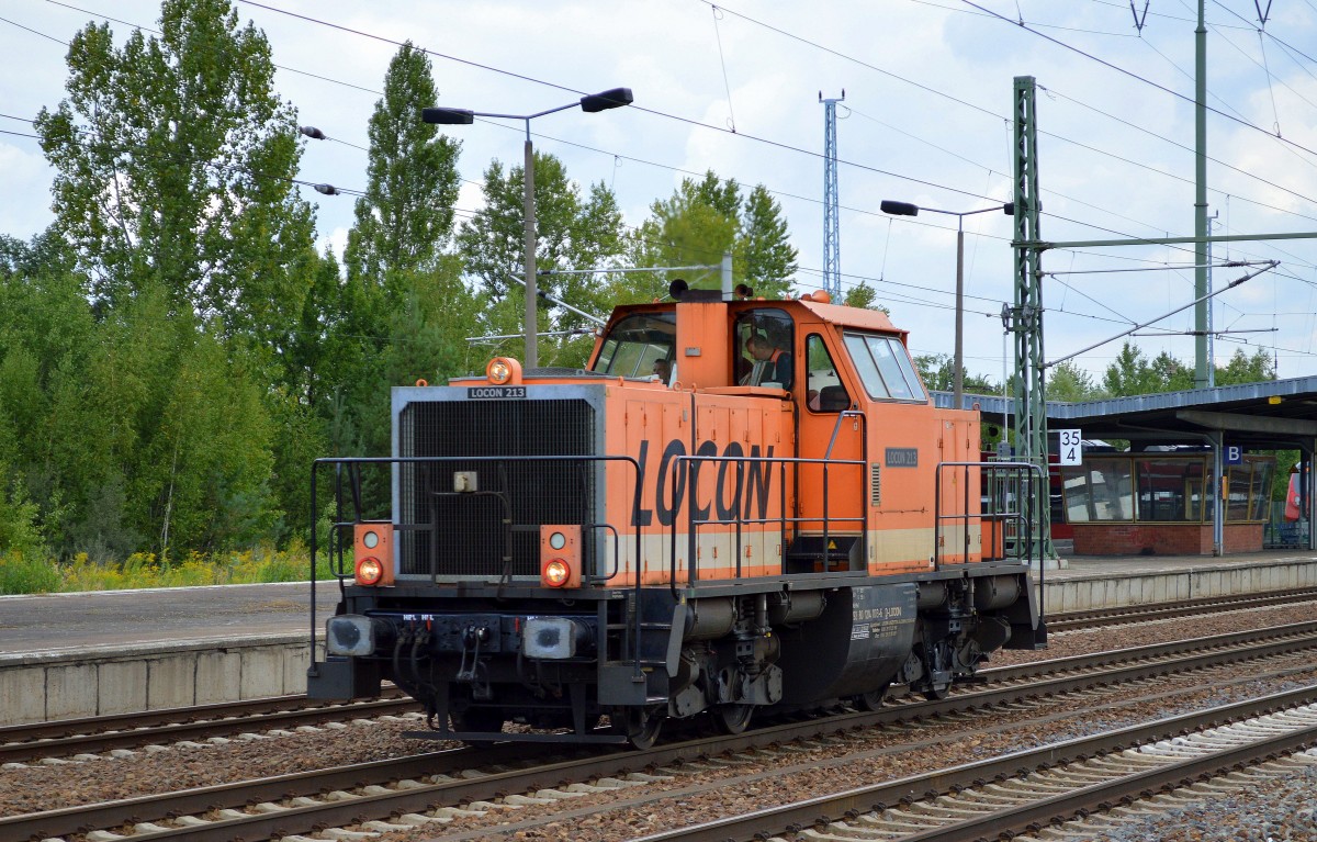 LOCON 213 (214 003-6) durchfährt den Bhf. Flughafen Berlin-Schönefeld, 14.08.14