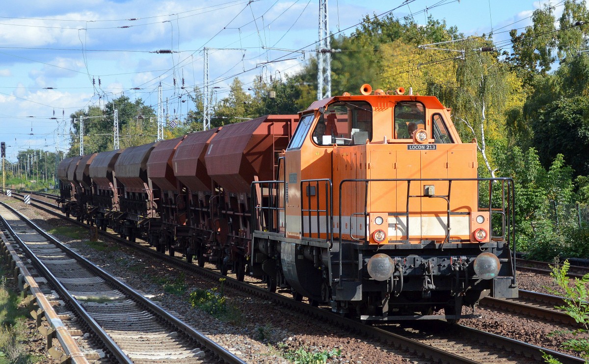 LOCON 213 (214 003-6) mit Schotterzug am 28.09.15 Berlin-Hirschgarten.