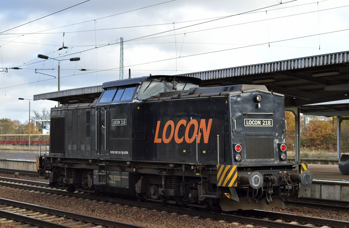 LOCON 218 (203 124-3) am 20.11.17 Bf. Flughafen Berlin-Schönefeld.
