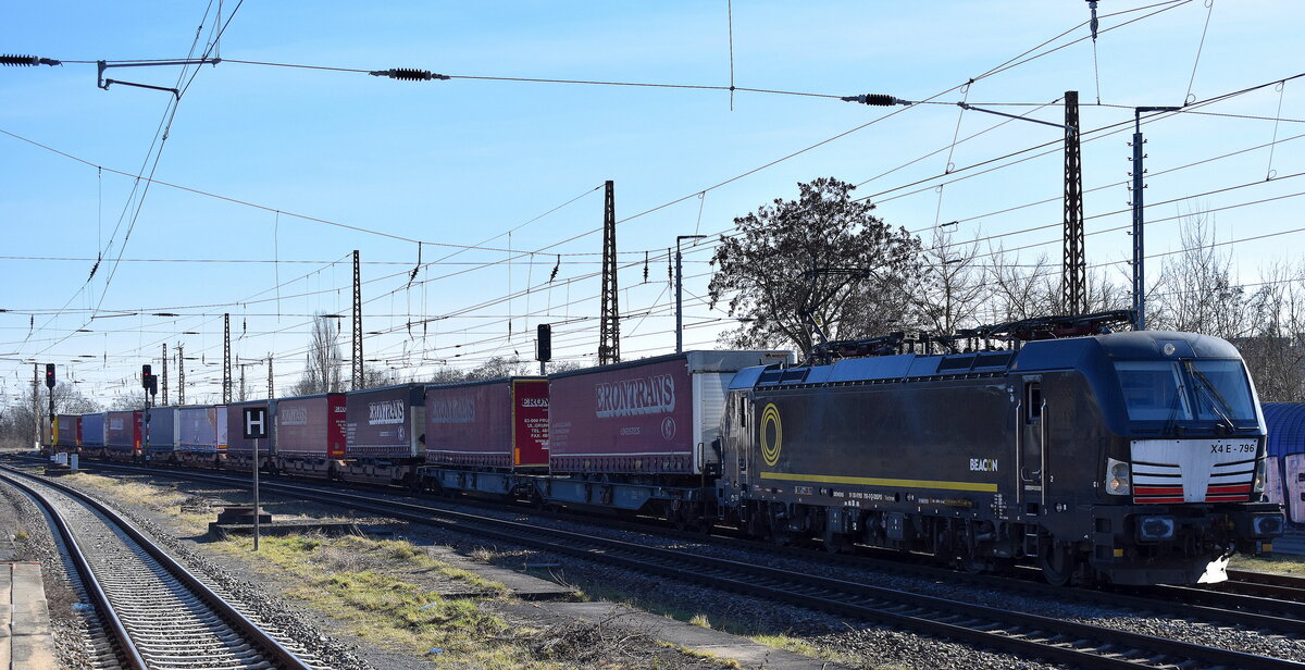 LTE Logistik und Transport GmbH, Graz [A] mit der geleasten BRECE Dispo Vectron  X4 E - 796  [NVR-Nummer: 91 80 6193 796-0 D-DISPO] und einem KLV-Zug aus Polen am 04.03.25 Höhe Bahnhof Frankfurt (Oder).