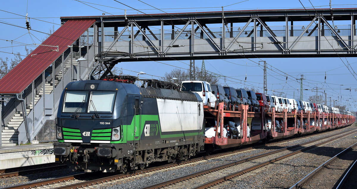 LTE Logistik und Transport GmbH, Graz [A] mit der geleasten ELL Vectron  193 944  [NVR-Nummer: 91 80 6193 944-6 D-ELOC] und einem PKW-Transportzug am 02.04.25 Höhe Bahnhof Saarmund.

