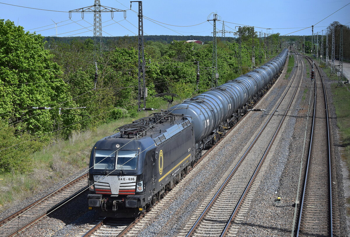 LTE Logistik und Transport GmbH, Graz [A] mit der geleasten BRECE Dispo Vectron  X4 E - 636  [NVR-Nummer: 91 80 6193 636-8 D-DISPO] und einem Kesselwagenzug am 29.04.25 Höhe Bahnhof Saarmund.