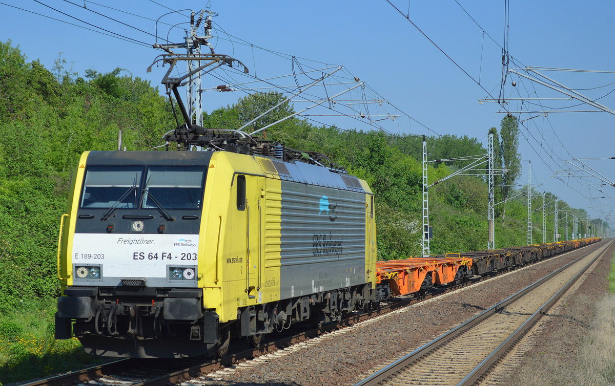 LTE Netherlands B.V. mit der MRCE Dispo ES 64 F4-203/189 203-3 mit einem Containerzug (leer) am 19.05.17 Berlin-Hohenschönhausen.