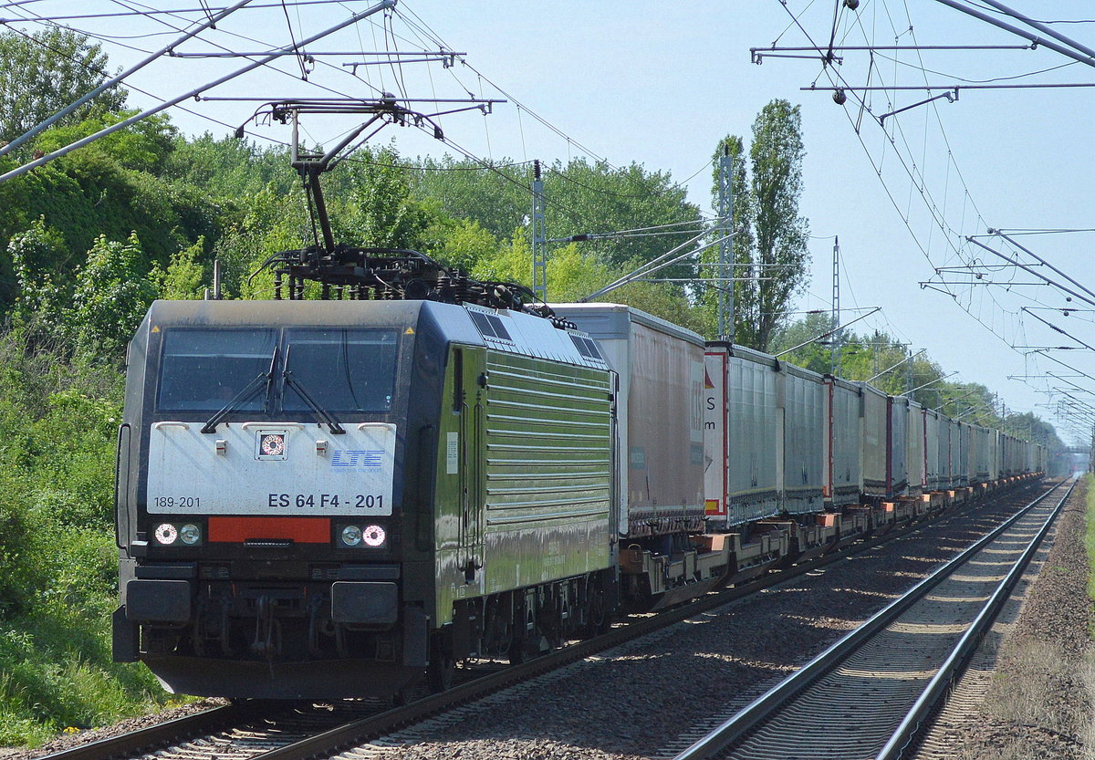 LTE Netherlands B.V. mit der MRCE Dispo ES 64 F4-201/189 201-7 mit KLV-Zug am 29.05.17 Berlin-Hohenschäönhausen.