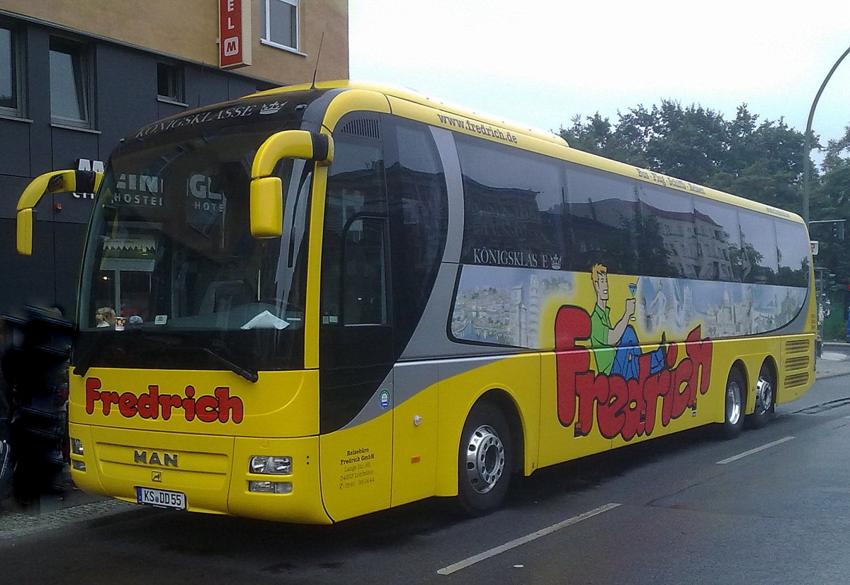 MAN Lion&acute;s Coach Reisebus der Fa.Fredrich GmbH am 02.09.13 Berlin Prenzl.Berg.