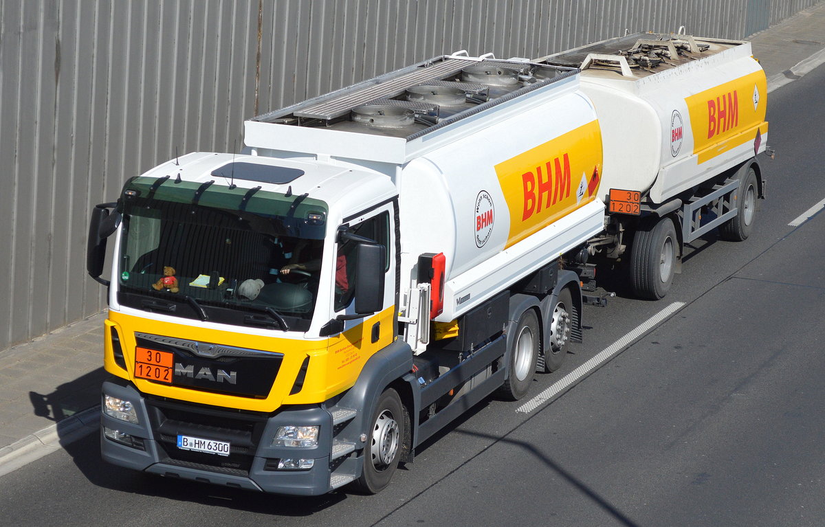 MAN Tank-LKW + Hänger der Fa.BHM (UN-Nr.: 30/1202 = Dieselkraftstoff) am 21.04.16 Berliner Stadtautobahn Höhe Knobelsdorffstr.