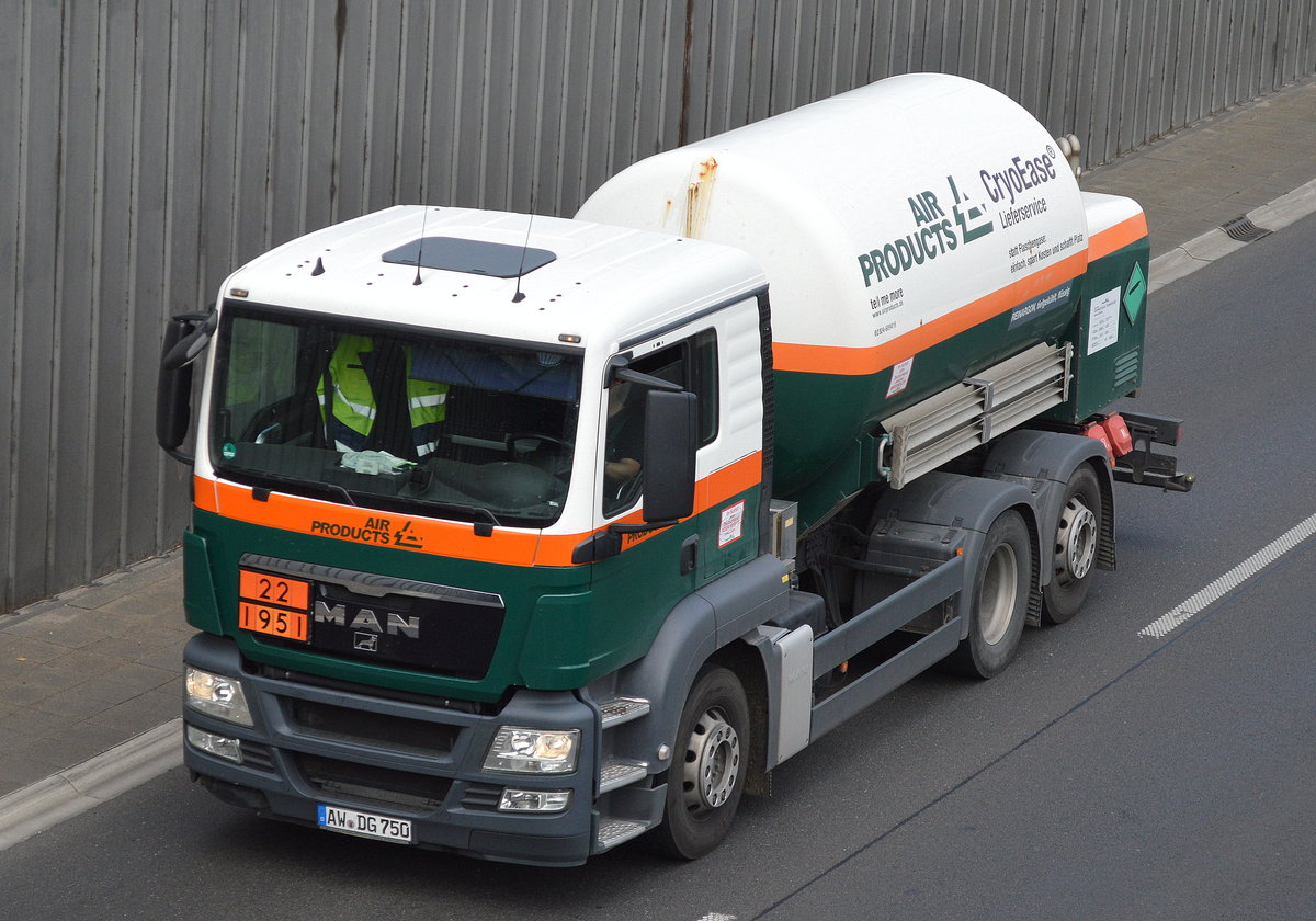 MAN Tanklaster der Fa.AIR PRODUCTS (UN.-Nr.22/1951 = Argon, tiefgekühlt, flüssig)am 31.05.16 auf der Berliner Stadtautobahn Höhe Knobelsdorffstr.