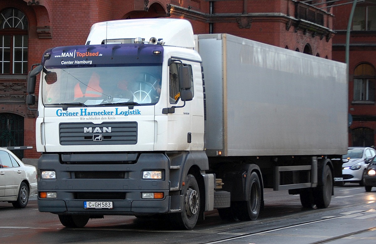MAN TGA 18.350 Sattelzug der Sped. Gröner Harnecker Logistik, 07.01.14 Berlin-Pankow.