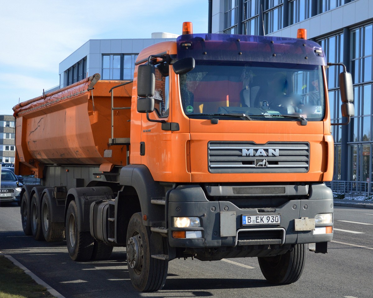 MAN TGA 18.400 Sattelkipper am 05.02.15 Schönefeld b.Berlin.