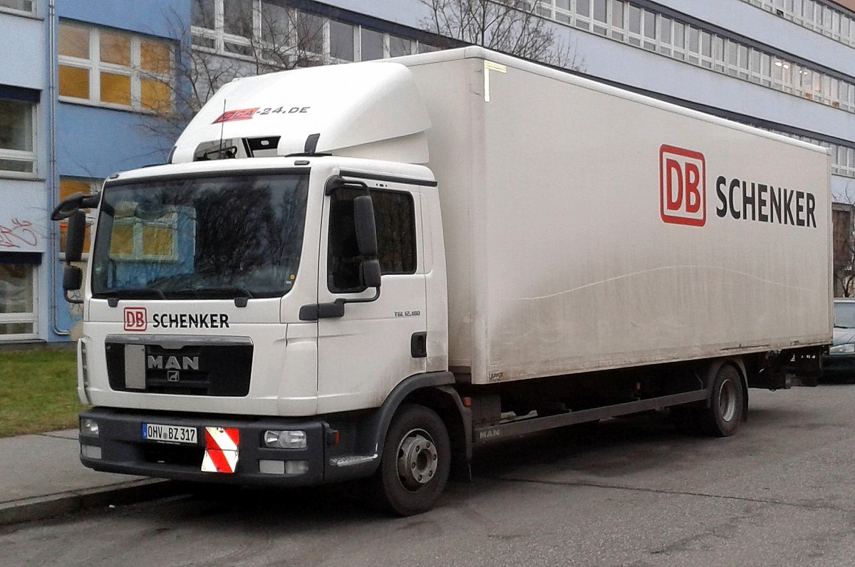 MAN TGL 12.180 mit Kastenaufbau für DB SCHENKER unterwegs am 10.02.15 Berlin-Pankow.