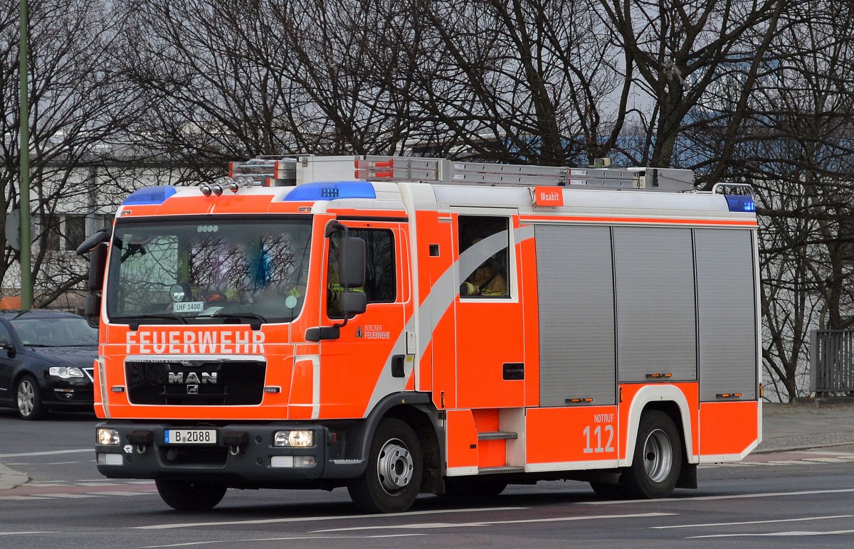 MAN TGL 12.250 LHF 20/12 (LHF 1400) der Brandwache Berlin-Moabit am 09.03.15 Berlin-Beusselbrücke.