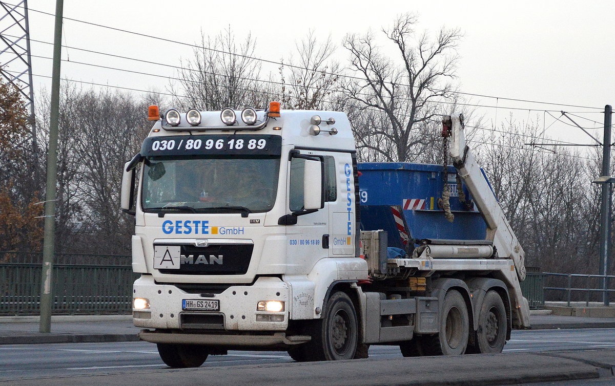 MAN TGS 25.440 Absetzkipper der Fa.GESTE GmbH am 23.11.16 Berlin-Marzahn.