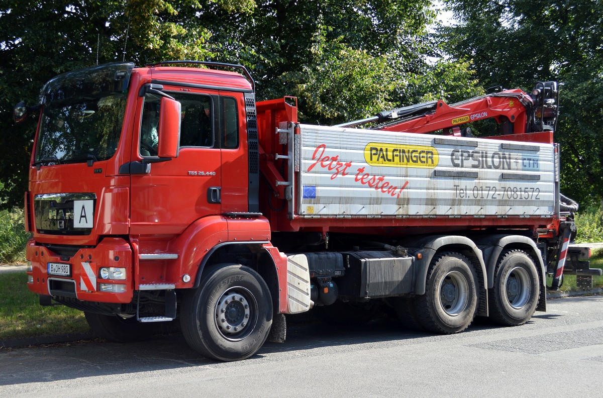 MAN TGS 26.440 Baukipper (Selbstlader) am 03.07.14 Berlin-Pankow.