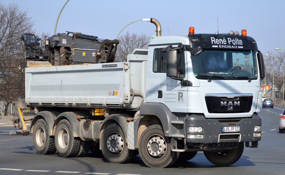 MAN TGS 35.400 Baukipper (Selbstlader) der Fa. René Polte Erdbau auf dem Weg zum Berliner Westhafen am 14.03.14 Berlin-Beusselstr.