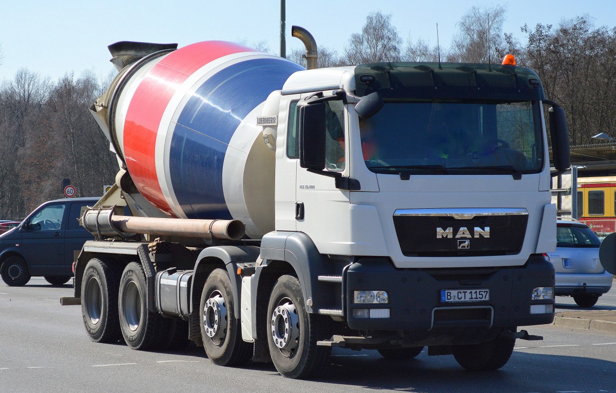 MAN TGS 35.400 mit LIEBHERR Betonmischer am 16.03.16 Berlin-Marzahn.