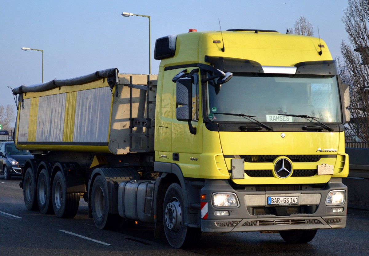 MB ACTROS 1846 Sattelkipper am 18.02.16 Berlin-Heinersdorf.