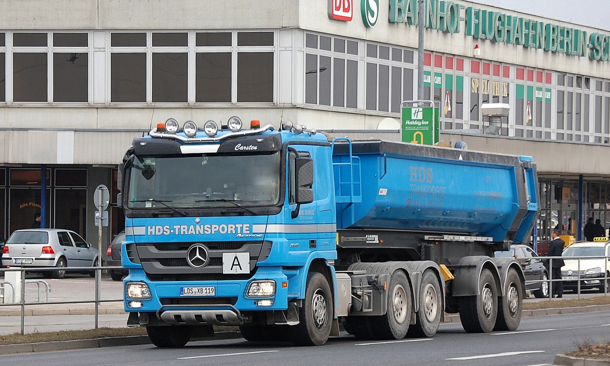 MB ACTROS 2548 Sattelkipper der Fa. HDS-TRANSPORTE am 04.03.14 Berlin-Schönefeld.