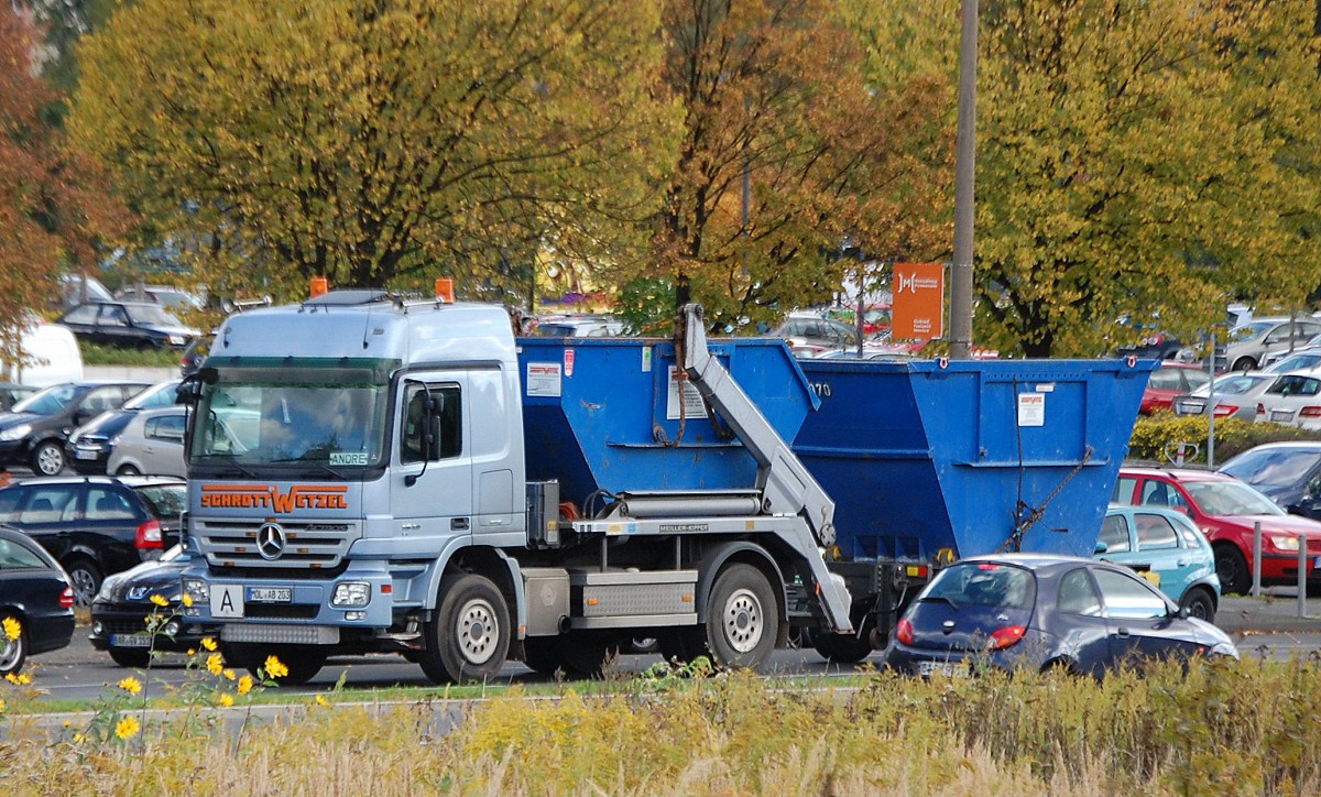 MB ACTROS Absetkipper + H�nger der Fa. SCHROTT WETZEL am 01.10.13 Berlin-Marzahn.