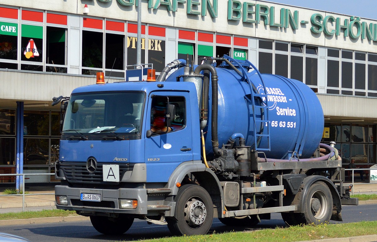 MB ATEGO 1823 Abwasserentsorgungsfahrzeug der Fa. Basel Abwasser Service am 16.09.14 Bhf. Flughafen Berlin-Schönefeld.