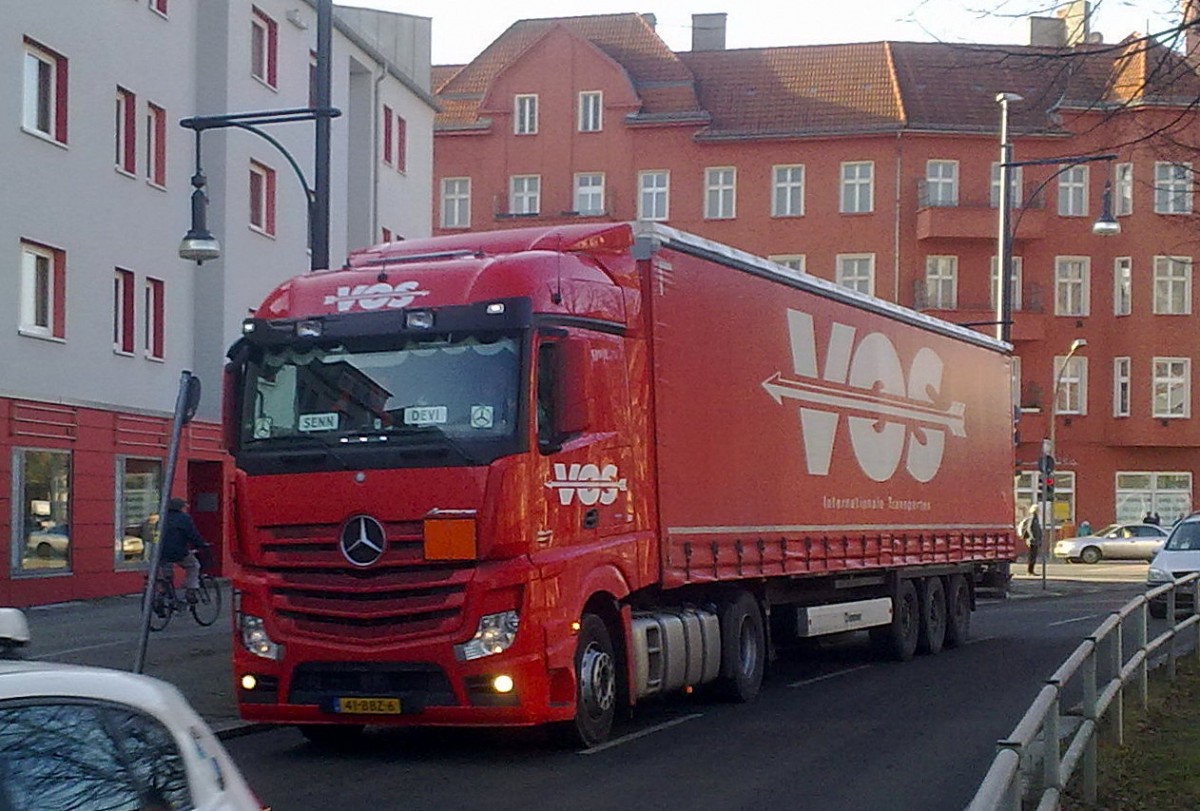 MB NEW ACTROS 1845 Sattelzug aus den Niederlanden, Sped. VOS am 04.02.14 Berlin Pankow.