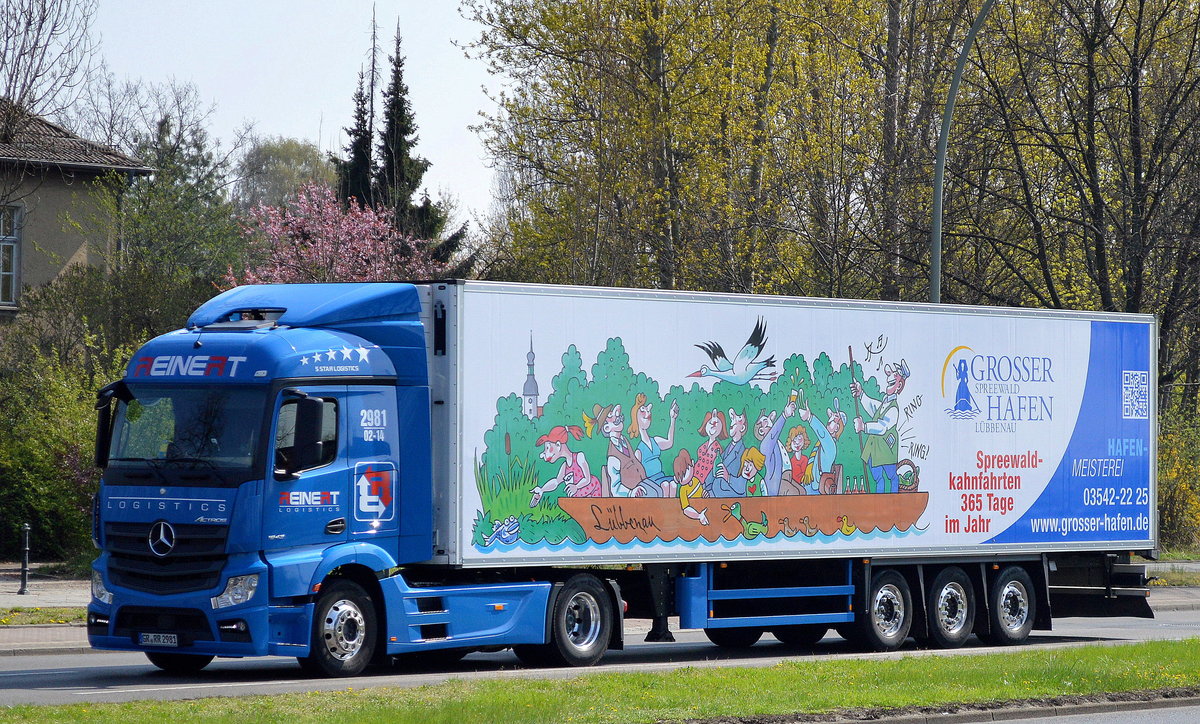 MB NEW ACTROS 1943 mit wunderschönem Auflieger mit Werbemotiv für Lübbenau und den Spreewald der Sped.REINERT LOGISTIK am 13.04.16 Berlin-Schöneweide.