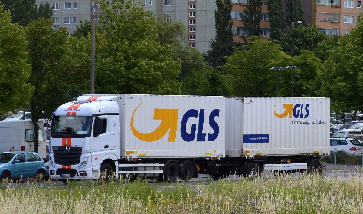 MB New ACTROS Hängerzug der Fa. GLS am 01.07.14 Berlin-Marzahn.
