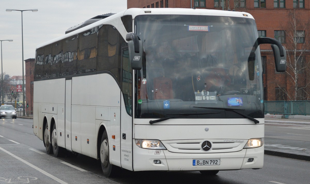 MB TOURISMO der Fa. Bus Betrieb Nieder GmbH aus Berlin am 19.01.15 Berlin-Putlitzbrücke.