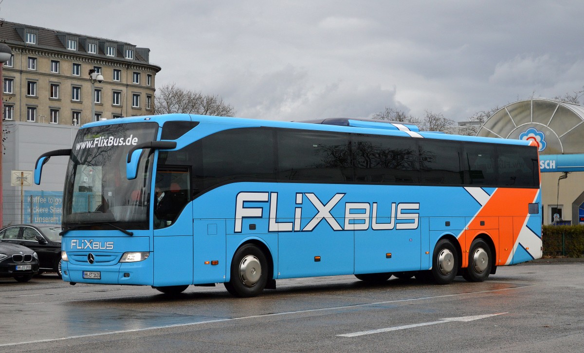 MB TOURISMO von FLixBUS fährt im ZOB Berlin ein, 14.01.15