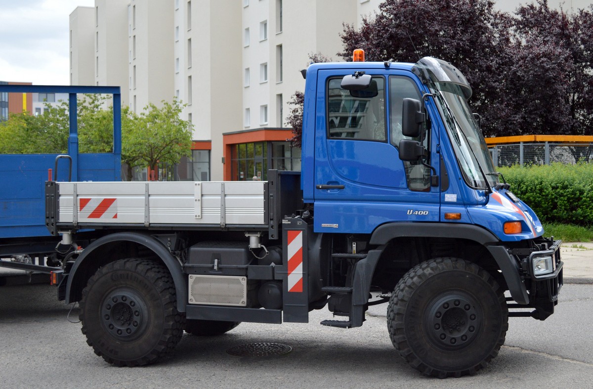 MB UNIMOG U 400 BlueTec 5 mit Hänger am 23.06.14 Berlin-Pankow.