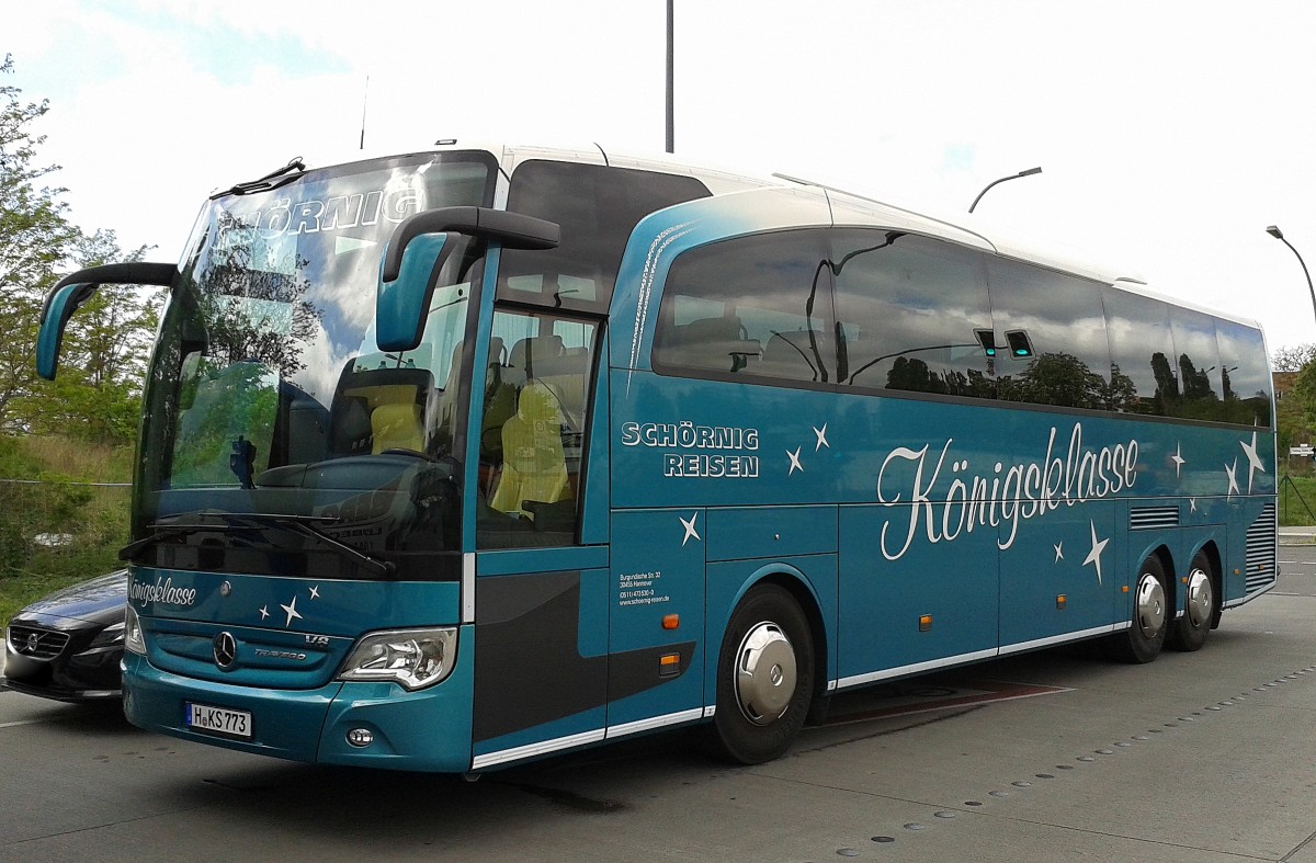 MB V8 TRAVEGO Reisebus der Fa. SCH�RNIG REISEN aus Hanover am 27.04.14 Bhf. Berlin-S�dkreuz.