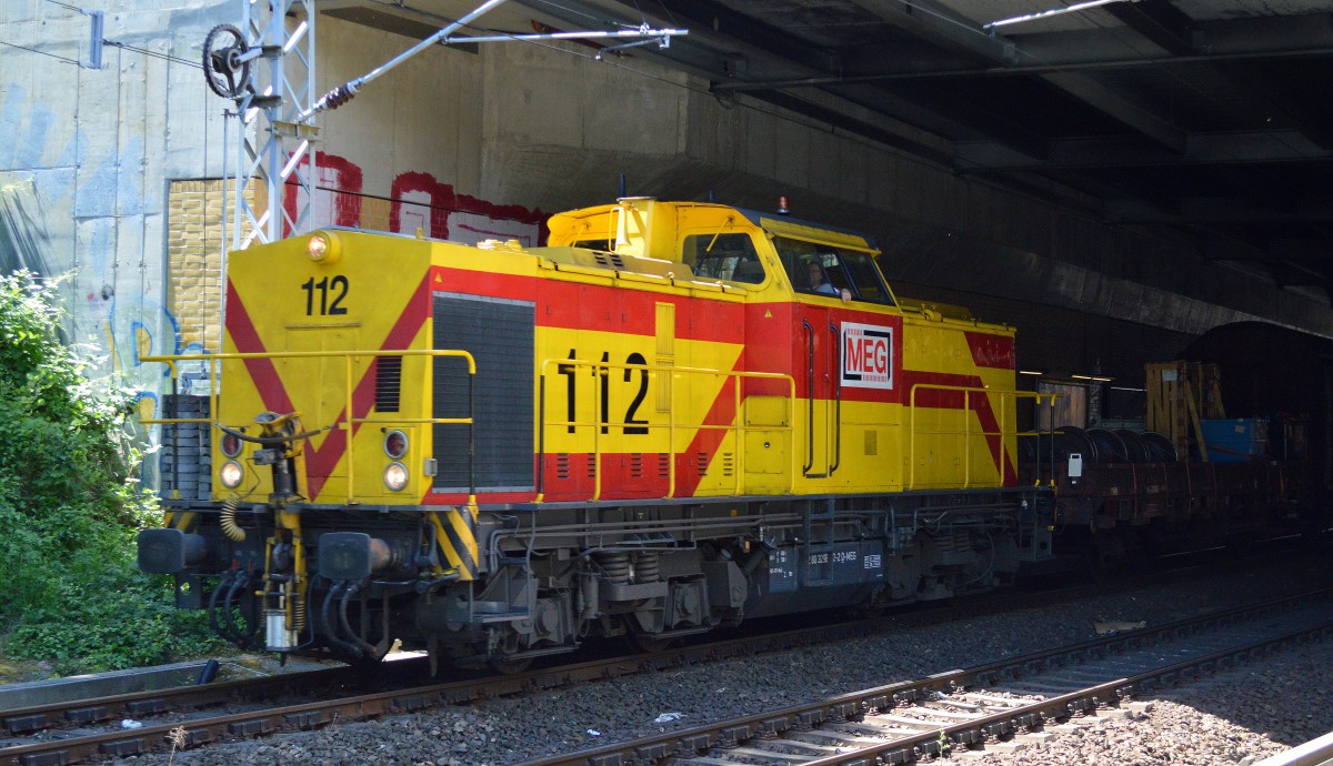 MEG 112 (298 052-2) mit dem täglichen S-Bahn Betriebswerkstättenzug am 04.06.15 Straßenunterführung Berlin-Schönhauser Allee.