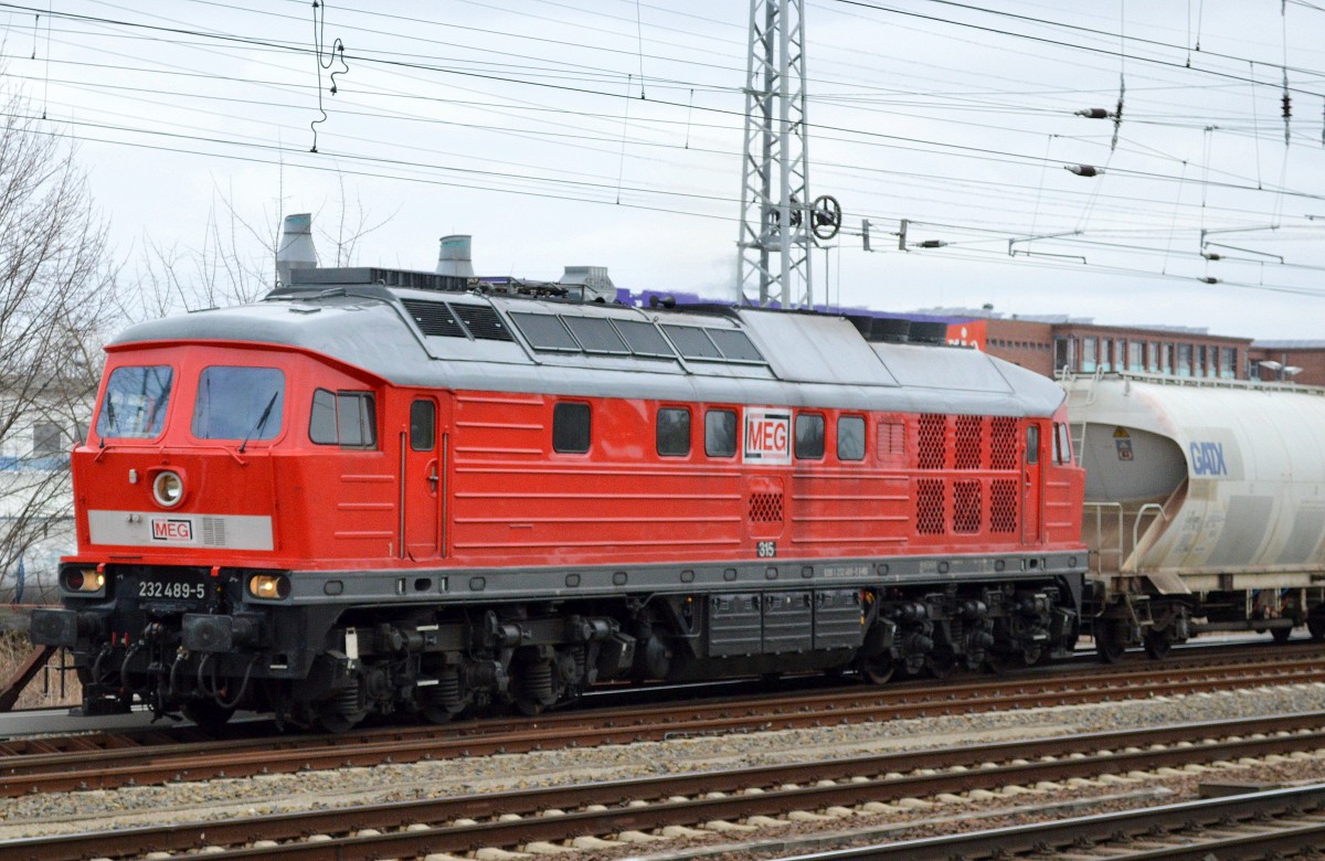 MEG 315/232 489-5 mit dem übernommenen leeren Zementstaubzug Richtung Zementwerk Rüdersdor b.Berlin am 15.03.16 Berlin-Springpfuhl.