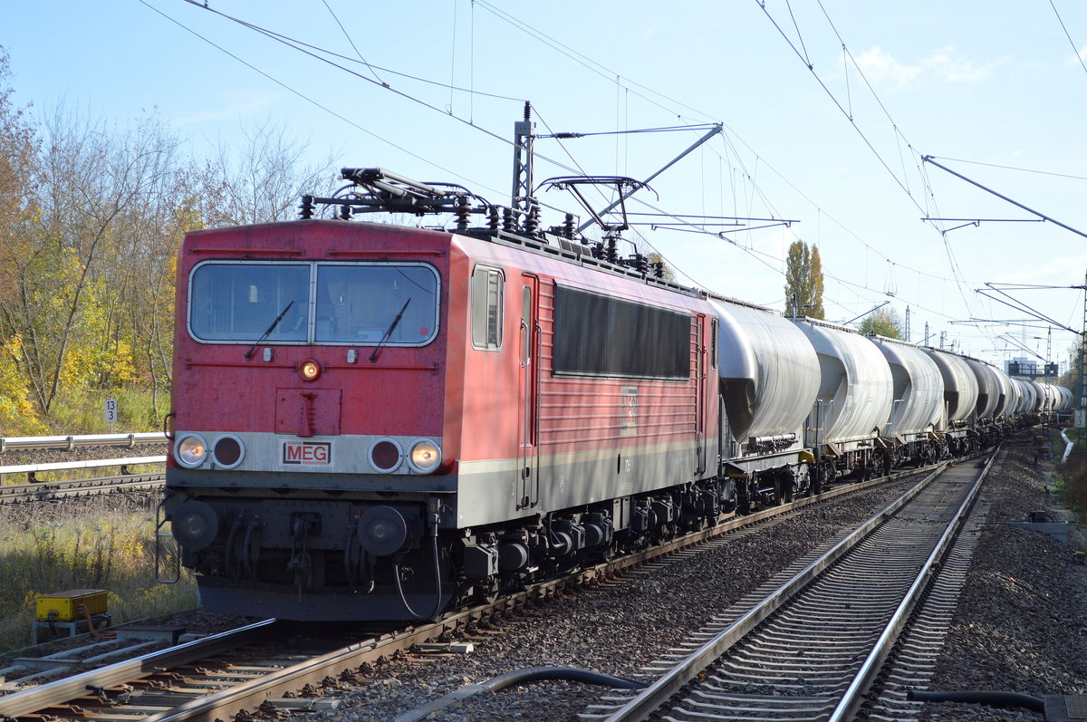 MEG 705/155 196-9 mit einem Zementstaubzug am 30.10.16 Berlin-Hohenschönhausen.
