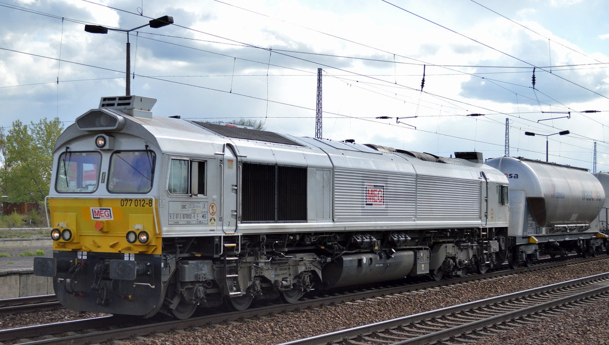 MEG mit der ECR 077 012-8 und Zementstaubzug (leer) Richtung Zementwerk Rüdersdorf am 26.04.17 Bf. Flughafen Berlin-Schönefeld.