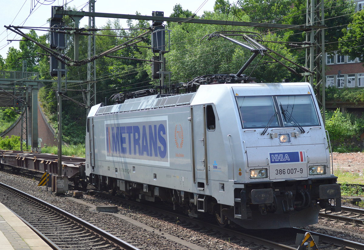 METRANS/HHLA 386 007-9 mit Containerzug am 20.06.17 Bf. Hamburg-Harburg.