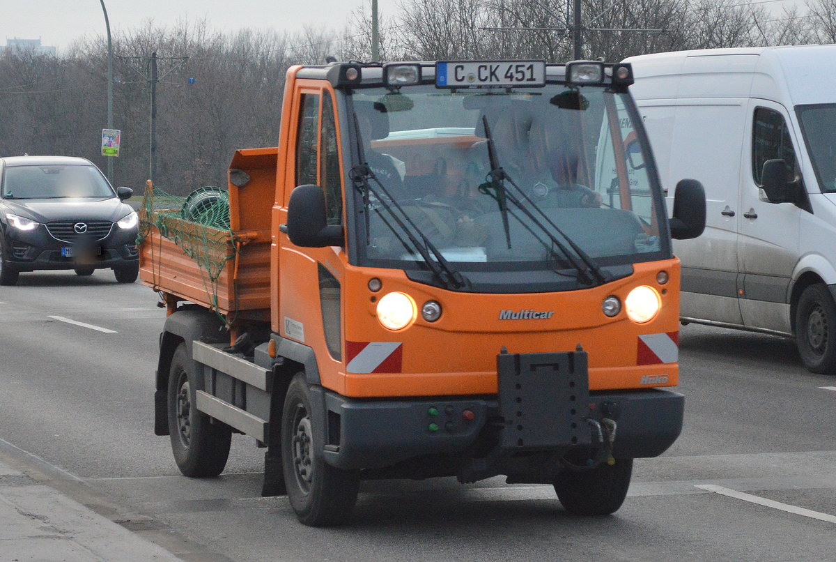 Modernes multicar mit Pritschenladefläche am 13.12.16 Berlin-Marzahn.