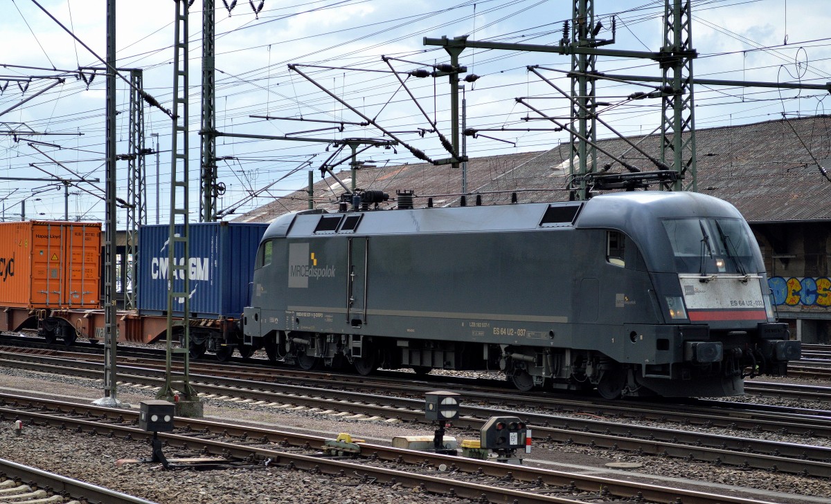 MRCE Dispolok 182 537-1 (ES 64 U2-037, Siemens Bj.2004) für WLC mit Containerzug am 03.05.14 Durchfahrt Bhf.Fulda Hbf.