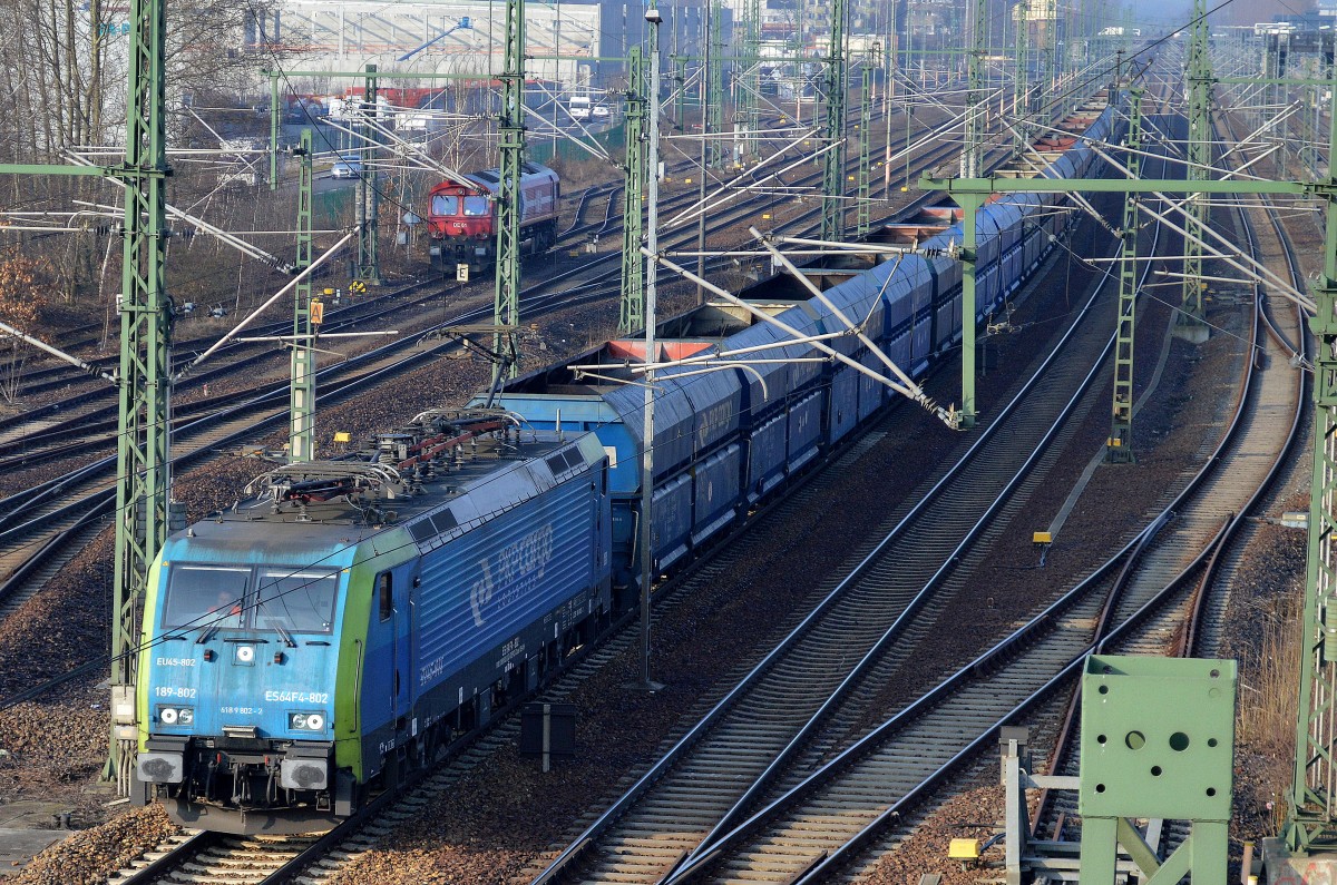 MRCE Dispolok 189-802/EU45-802 der PKP Cargo mit einem Ganzzug Schüttgutwagen (leer) Richtung Nordosten am 10.03.15 Berlin-Putlitzbrücke.