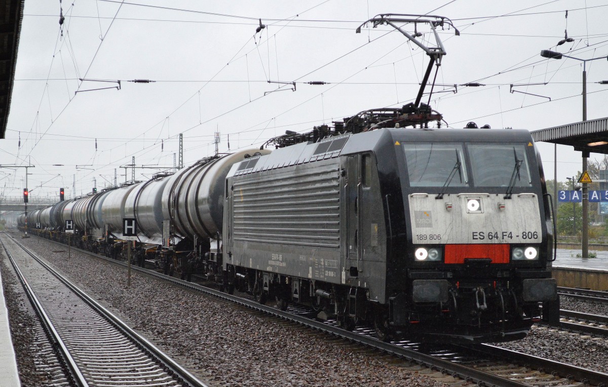 MRCE Dispolok 189 806/ES 64 F4-806 für die CTL mit Kesselwagenzug bei der Durchfahrt Bhf. Flughafen Berlin-Schönfeld am 22.10.14