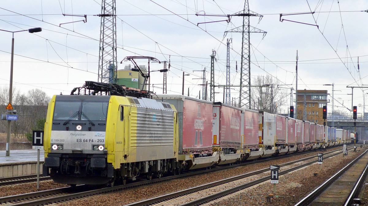 MRCE Dispolok E 189-203/ES 64 F4-203 für ERSR mit KLV-Zug am 03.02.15 Durchfahrt Bhf. Flughafen Berlin-Schönefeld.