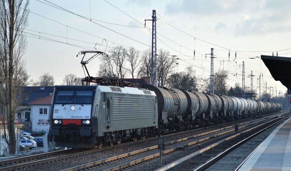 MRCE Dispolok ES 64 F4-105 im Moment wohl für LTE tätig mit Kesselwagenzug Richtung Schwedt am 26.03.14 Berlin-Karow.