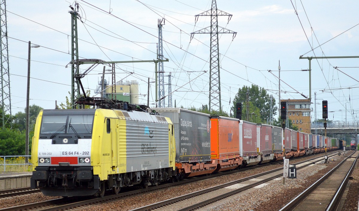 MRCE Dispolok ES 64 F4-202 von ERSR mit KLV-Zug am 07.08.14 Durchfahrt Bhf. Flughafen Berlin-Schönefeld.