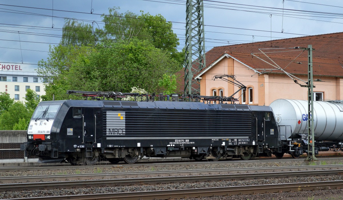 MRCE Dispolok ES 64 F4-806 (189 806-3, Siemens Bj.2011) für CTL tätig mit Kesselwagenzug bei der Durchfahrt im Bhf. Fulda Hbf. am 09.05.14 