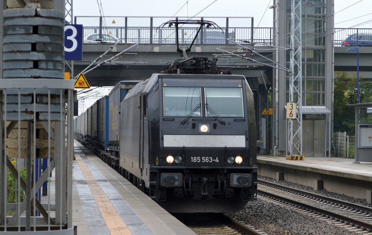 MRCE Mietlok 185 563-4 für BoxXpress mit KLV-Zug am 30.09.14 Berlin-Hohenschönhausen.