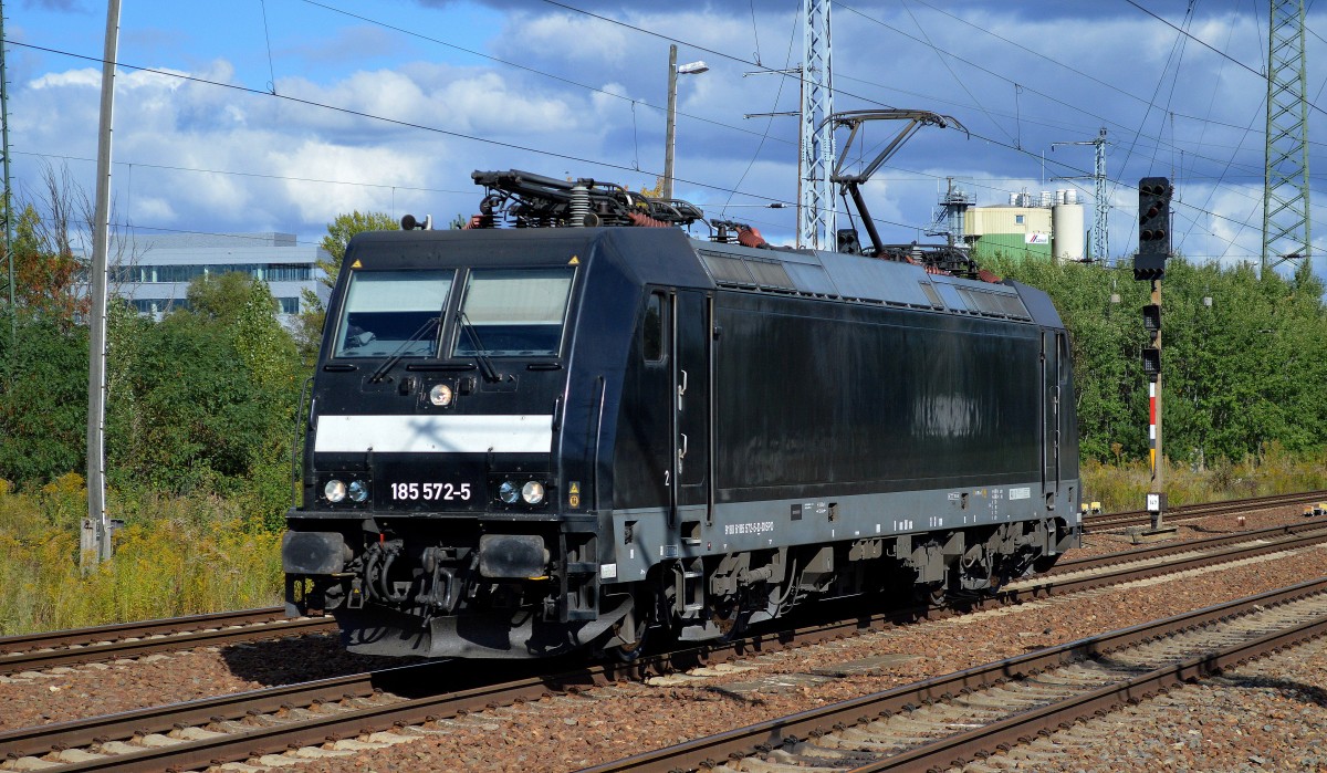 MRCE Mietlok 185 572-5 der CTL auf Leerfahrt am 27.09.15 Durchfahrt Bhf. Flughafen Berlin-Schönefeld.