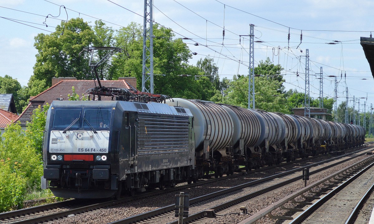 MRCE Mietlok E 189-450/ES 64 F4-450 für LEG mit Kesselwagenzug Richtung Stendell (Schwedt) am 09.06.15 Berlin-Karow.